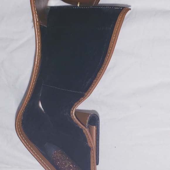 Bally Monogram crossbody with matching billfold wallet - Picture 15 of 16